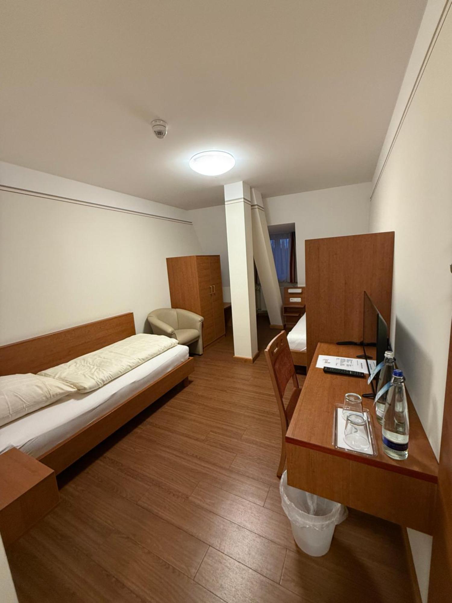 Gaestehaus Schweiklberg Филсхофен ан дер Донау Екстериор снимка