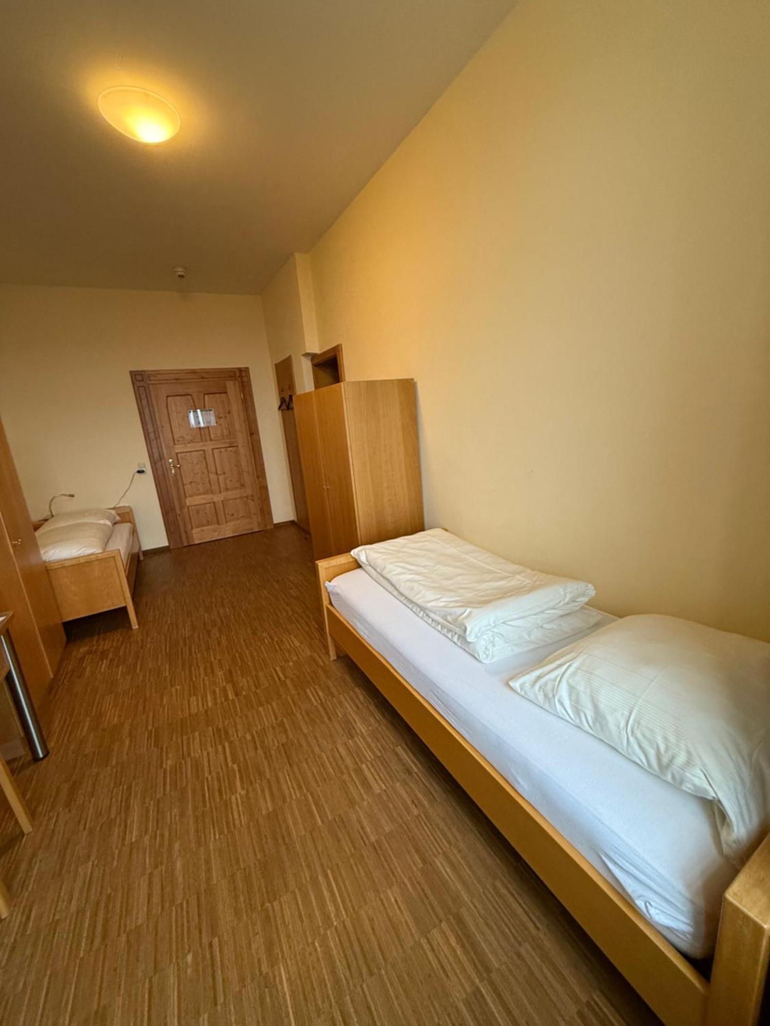 Gaestehaus Schweiklberg Филсхофен ан дер Донау Екстериор снимка